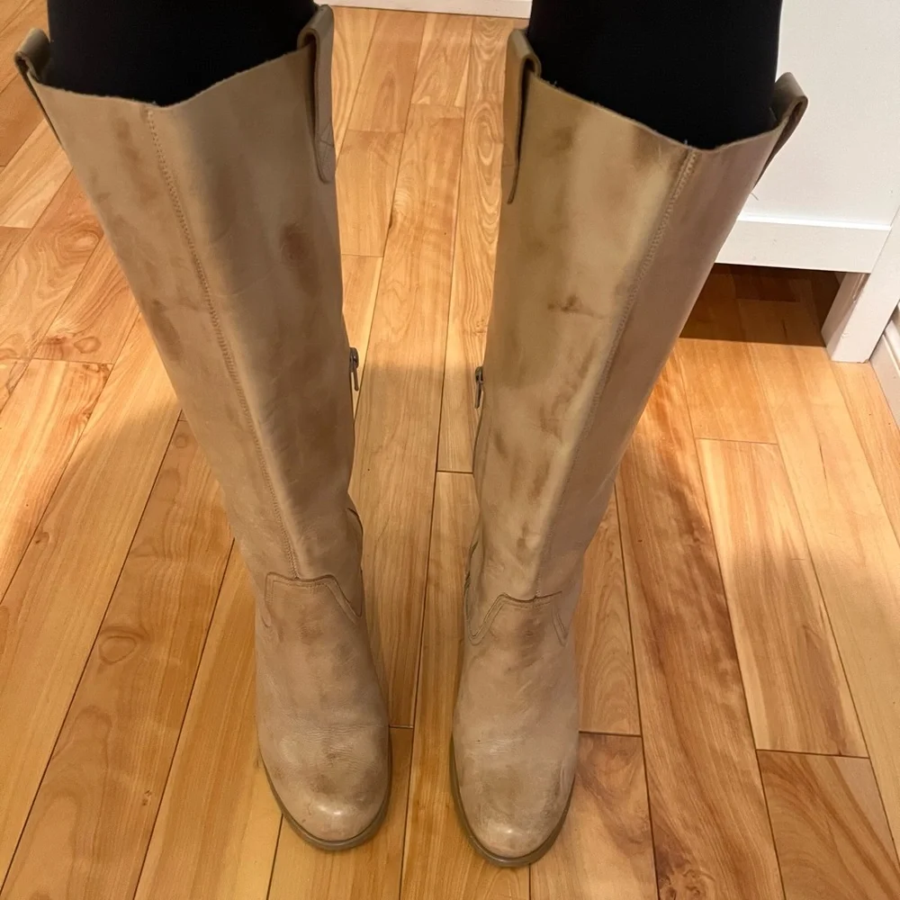 Size 7 Tan leather knee high boot with round toe and chunky(ish) heel - Picture 7 of 7